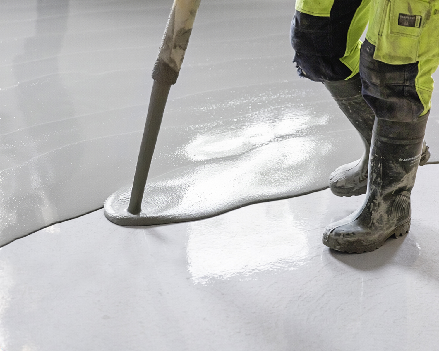 Mapei industrigulv i lagerhall